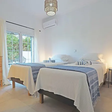 Little Iremia Apartment